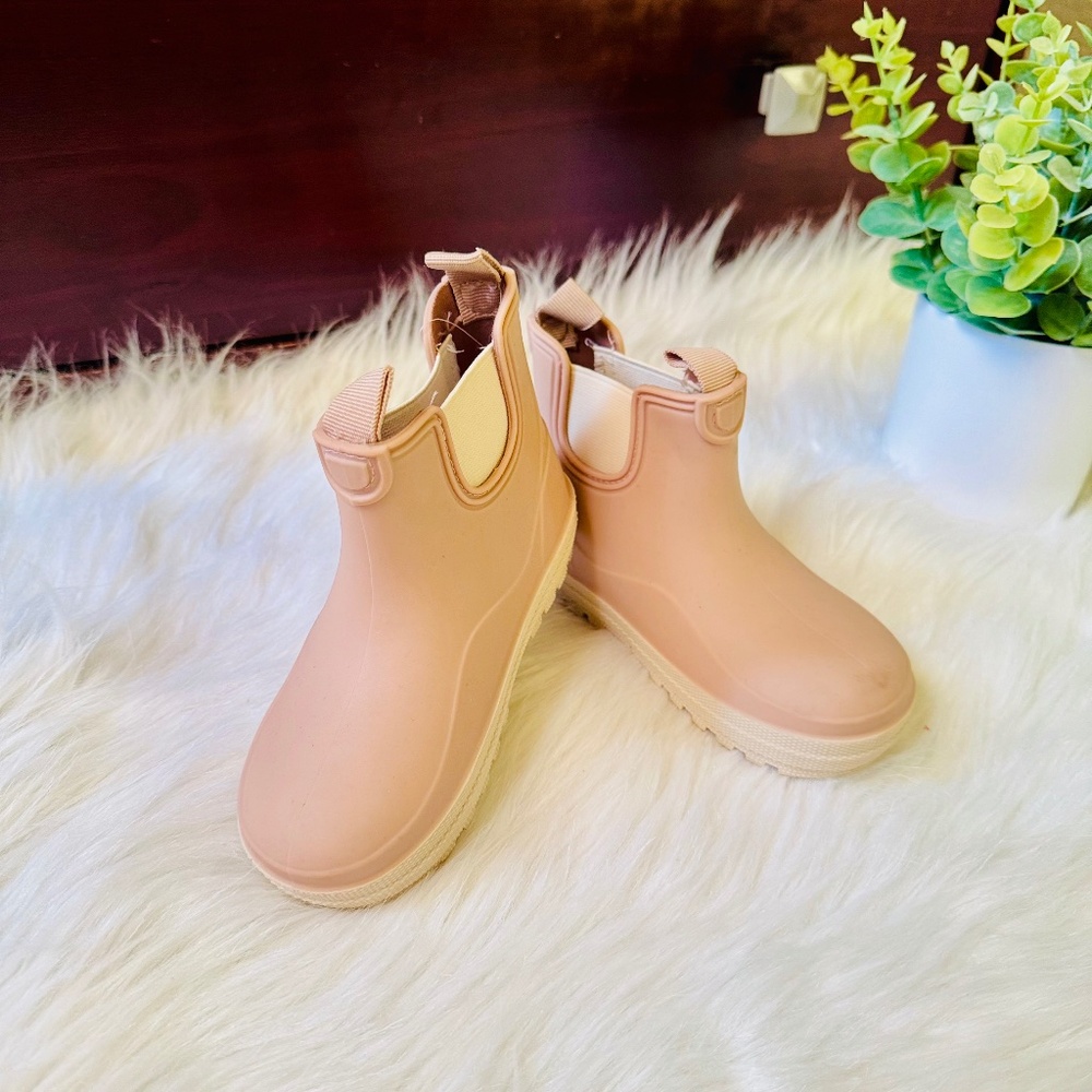 Zara Kids‎ Rubber Chelsea Rain Boots Blush Pink with cream details Size 25
